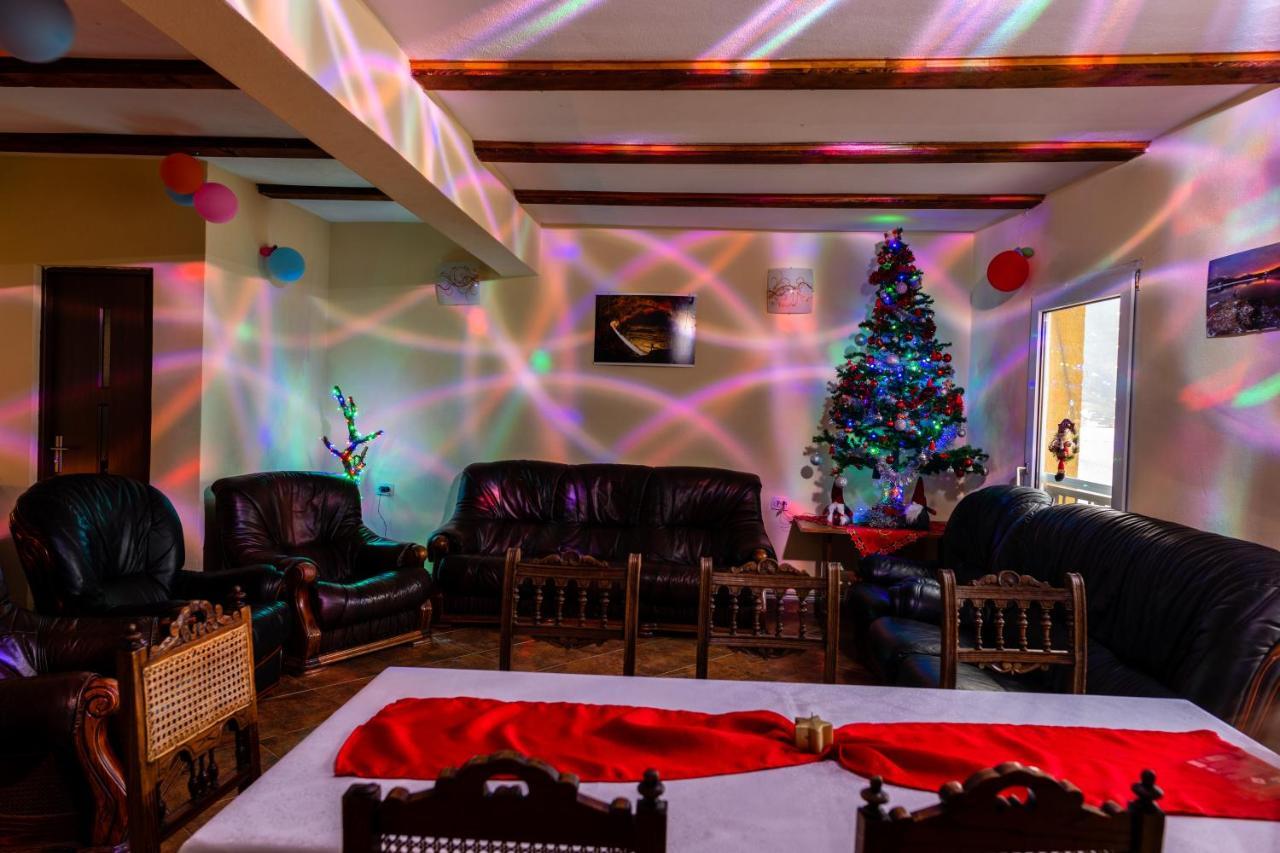 Casa BeaSarah. Villa Dubova Bagian luar foto