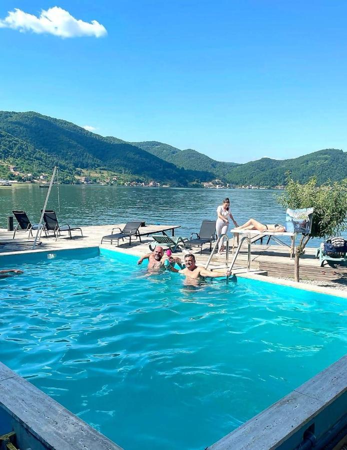 Casa BeaSarah. Villa Dubova Bagian luar foto