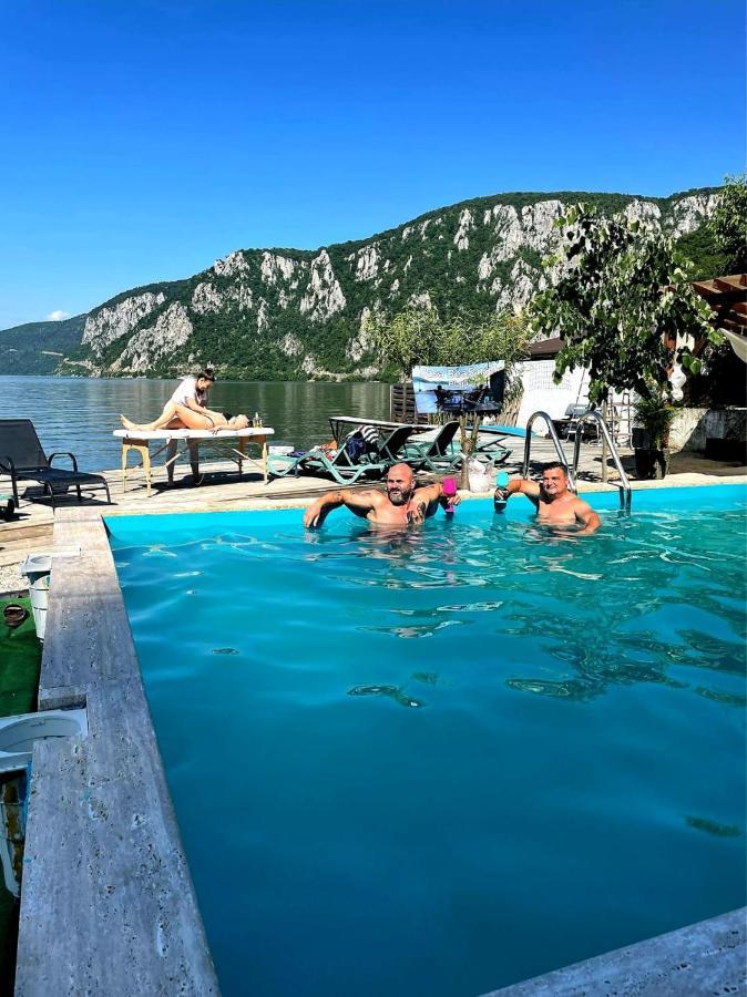 Casa BeaSarah. Villa Dubova Bagian luar foto