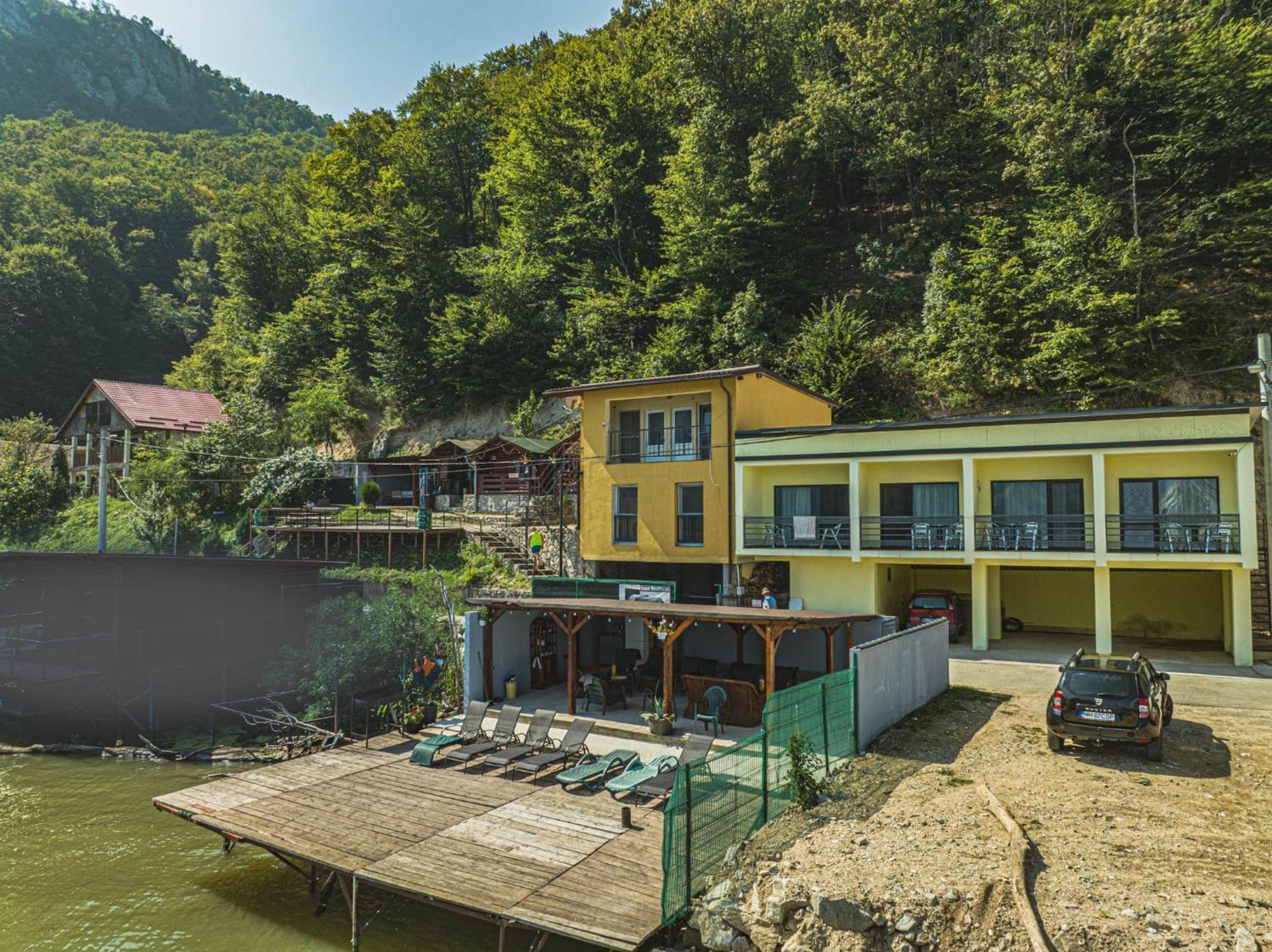 Casa BeaSarah. Villa Dubova Bagian luar foto
